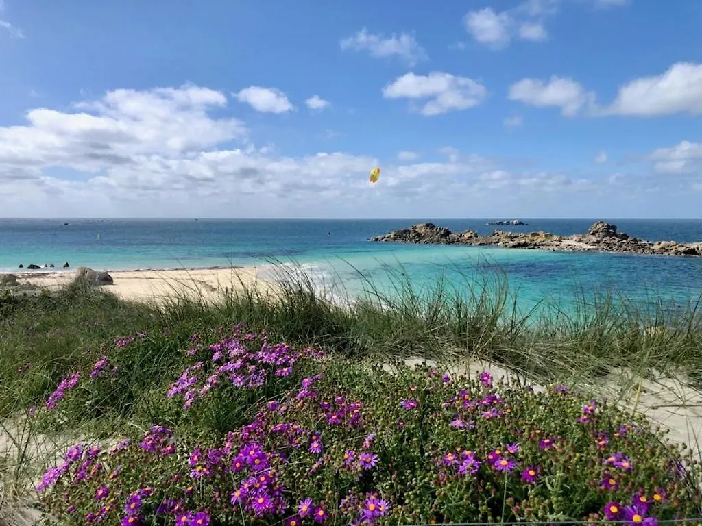Le 101 - Plage Du Dossen A Santec A 1.5 Km 0*,  Frankrig